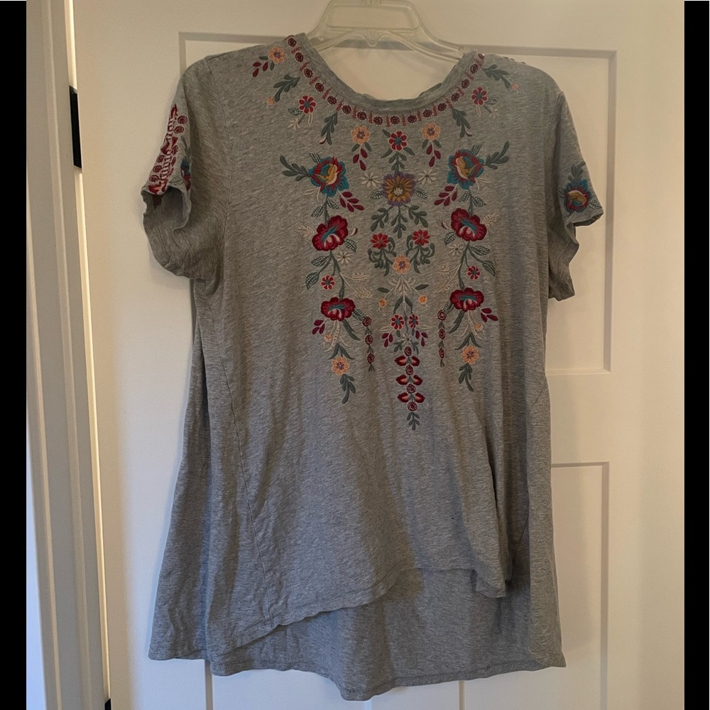 Johnny was tunic top (high front, low back)